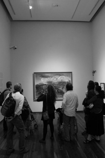 La exposición cuenta con 34 pinturas, 27 dibujos, 11 fotografías y tres documentos bibliográficos, procedentes de museos y colecciones privadas.