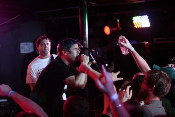 Lagwagon durante su concierto en Mideast 2012. Foto: Scott Murry.