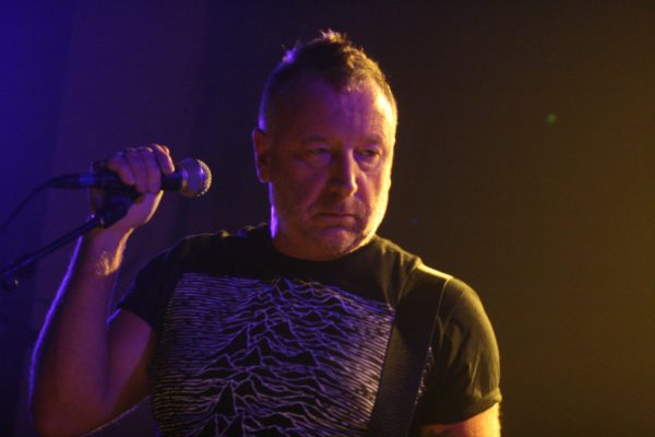 Hook interpeta la discografía de Joy Division. Foto: Julio Enriquez.