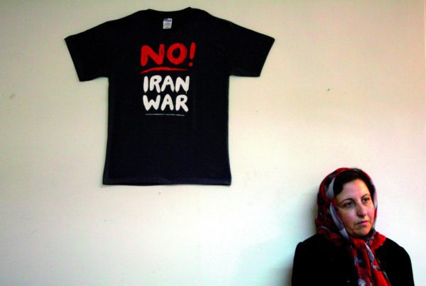 La Premio Nobel de la Paz iraní, Shirin Ebadi, en la oficina central de los Defensores de los Derechos Humanos. Teherán. Foto: Abedin Taherkenareh / EFE.