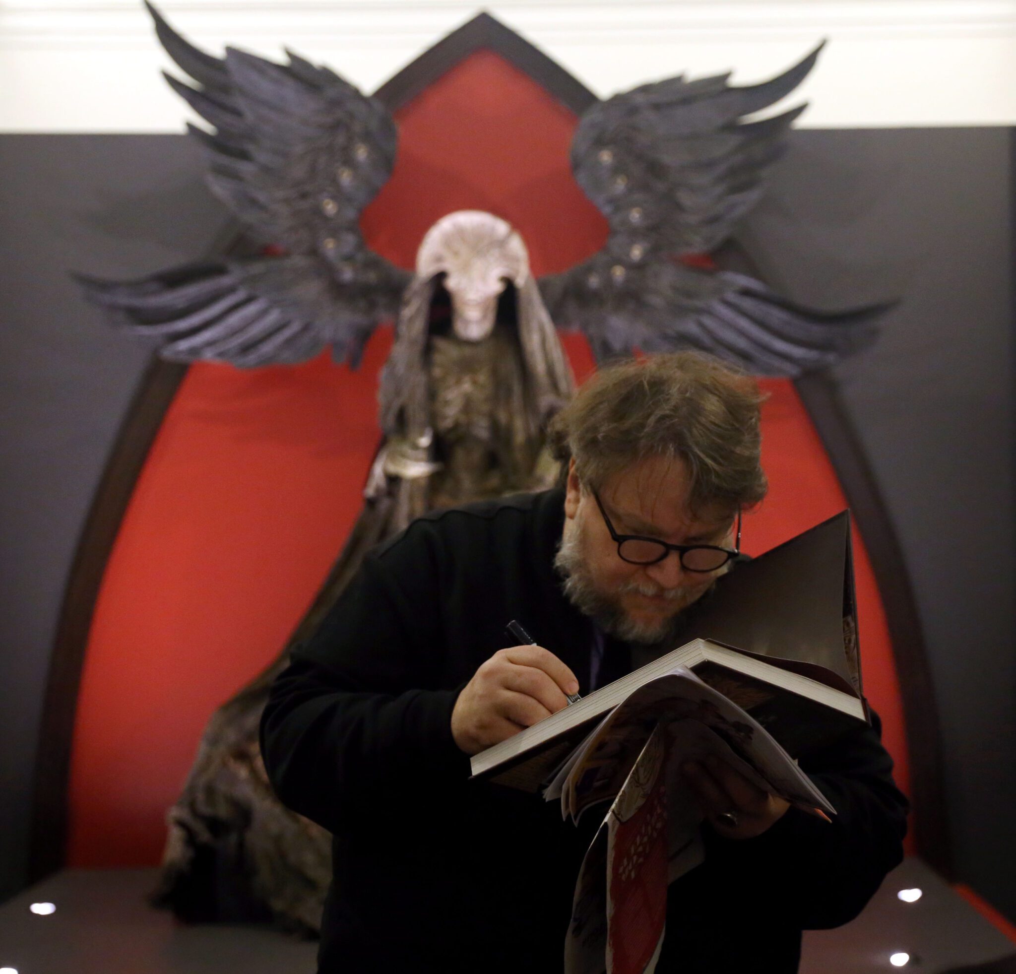 en casa con mis monstruos guillermo del toro eldescafeinado
