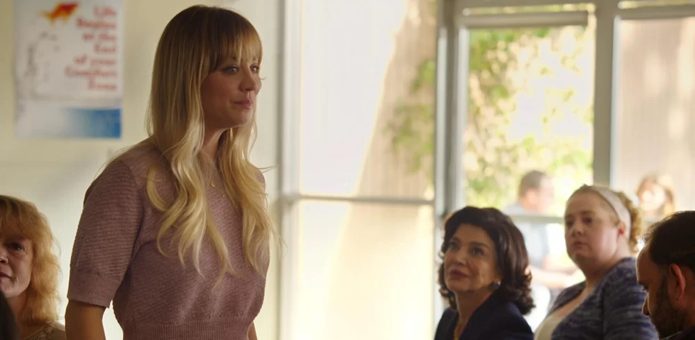 Kaley Cuoco, protagonista de la serie The Flight Attendat.