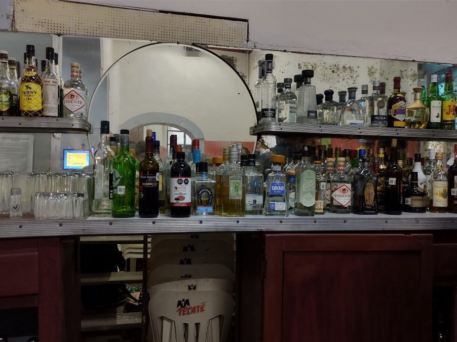 Barra de Los Famosos Equipales de Guadalajara.