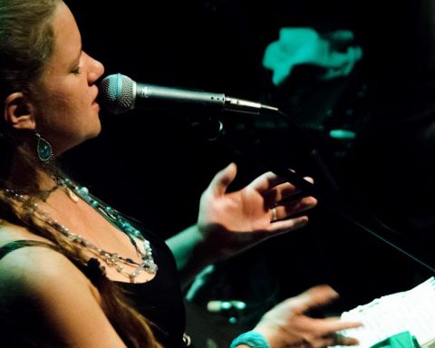 trayectoria leika mochan