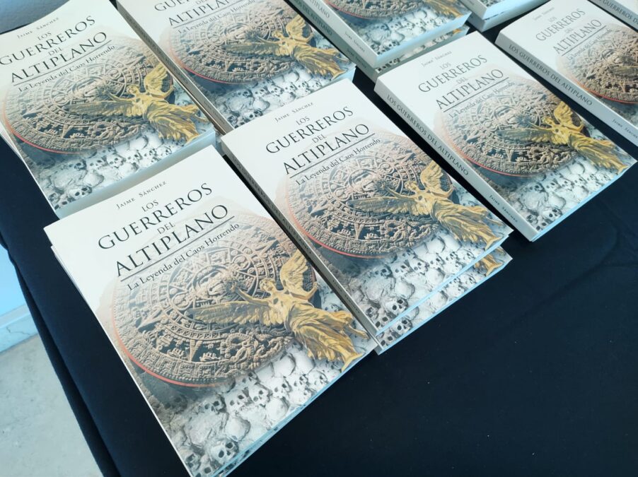 Jaime Sánchez presenta Los Guerreros del Altiplano en la FIL Guadalajara 2022.