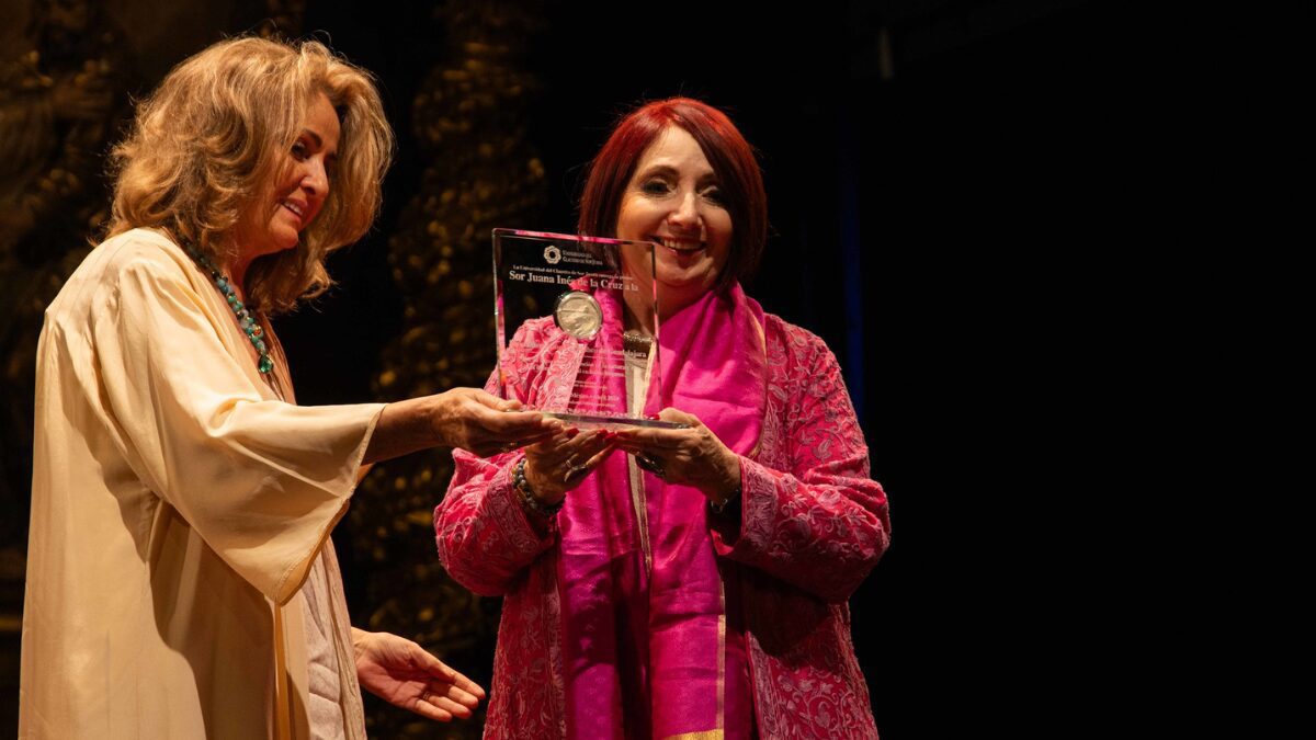 FIL Guadalajara recibe la Presea Sor Juana