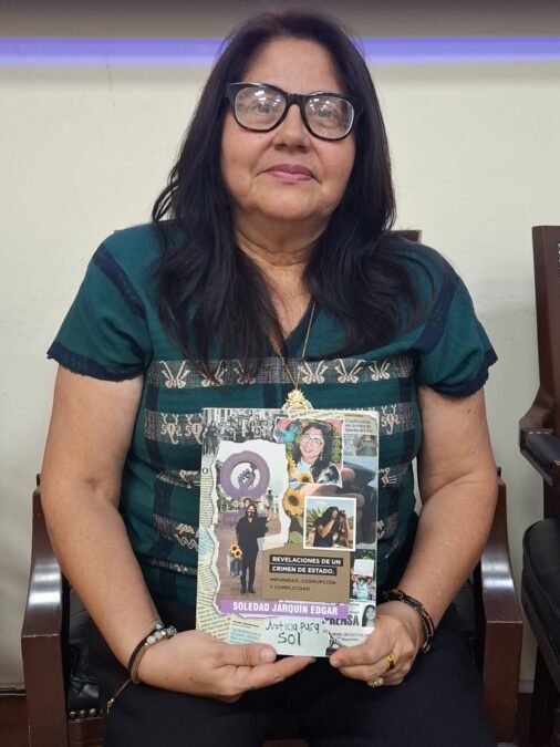 Soledad Jarquín en la presentación de su libro: "Revelaciones de un crimen de estado".