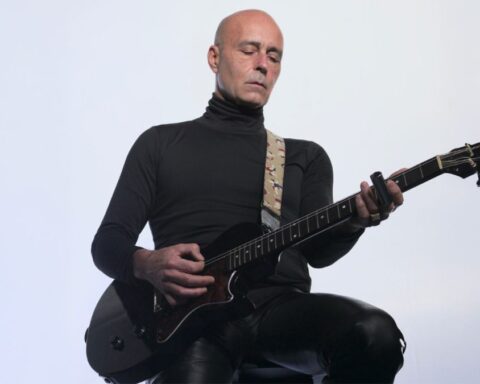 Portada disco doble Solitud y Soledad Javier Corcobado 40 años de carrera.