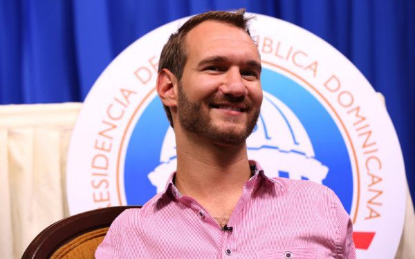Nick Vujicic durante una conferencia.